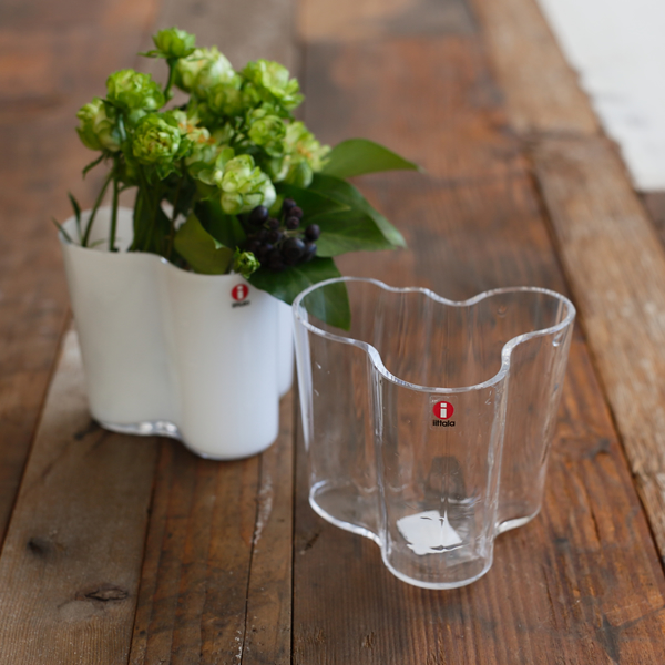 iittala ベース　吹きガラス 未使用 花器  glass ガラス イッタラ